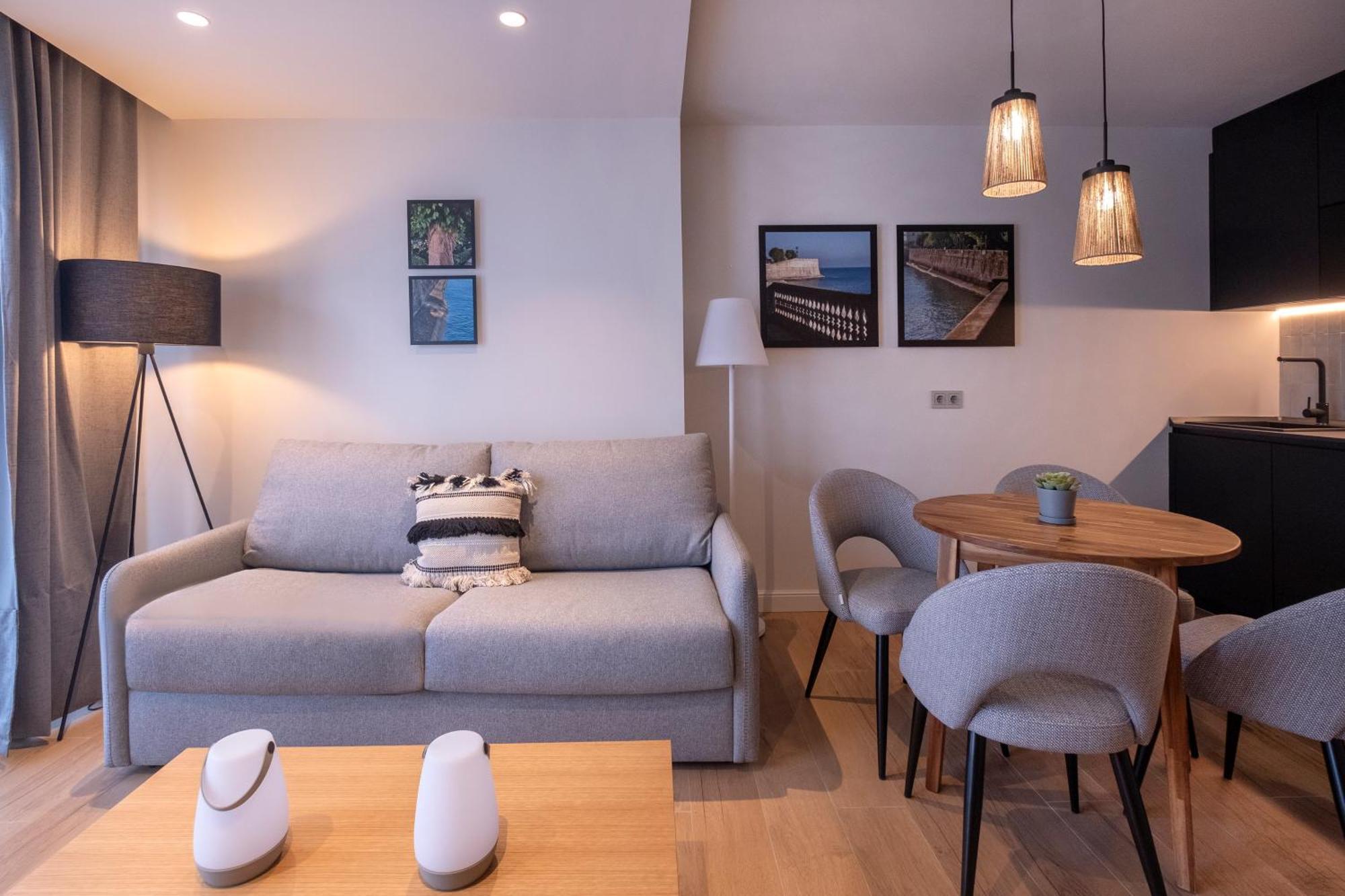 Villar Suites By Cadiz4Rentals ภายนอก รูปภาพ