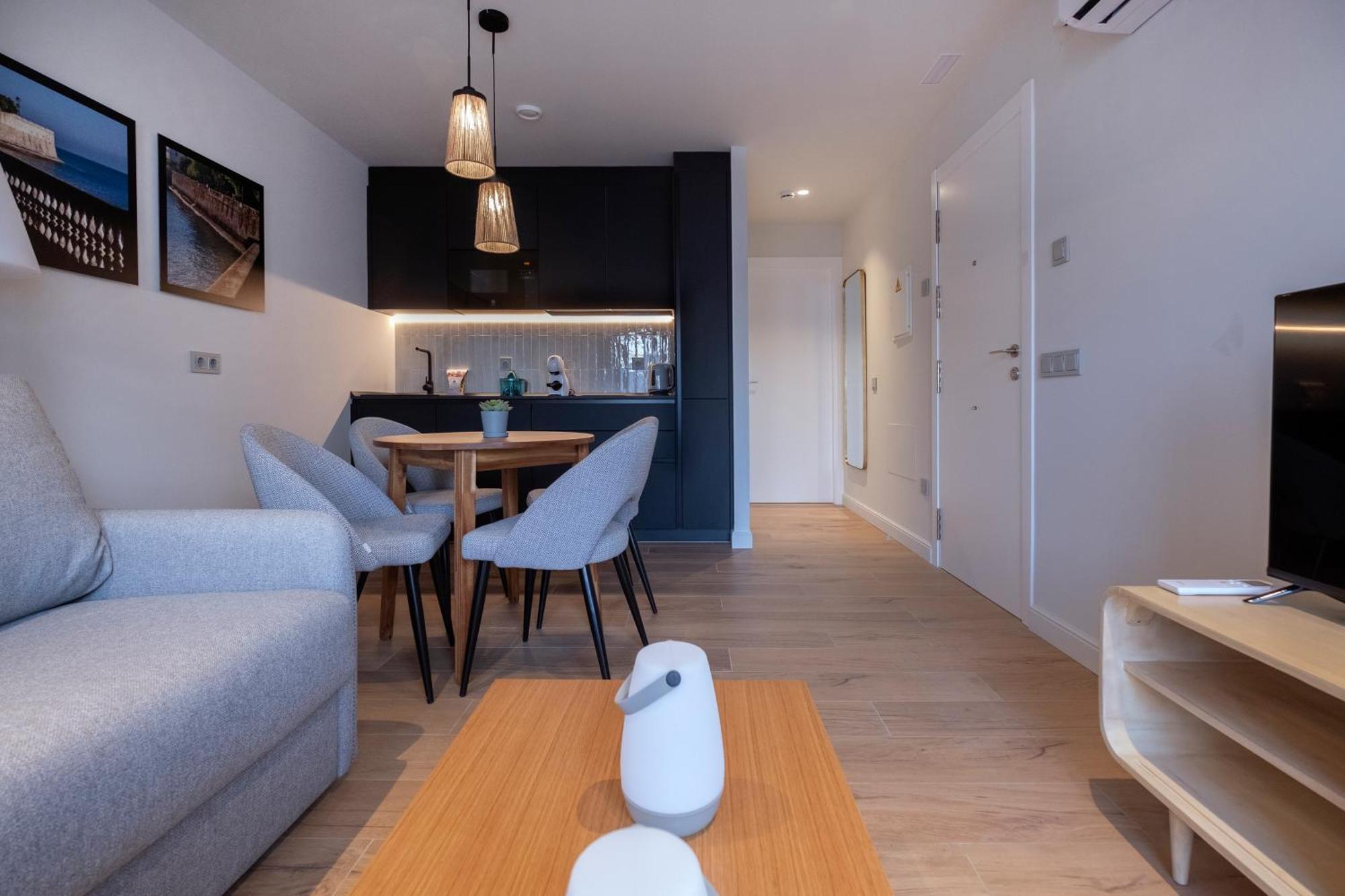 Villar Suites By Cadiz4Rentals ภายนอก รูปภาพ