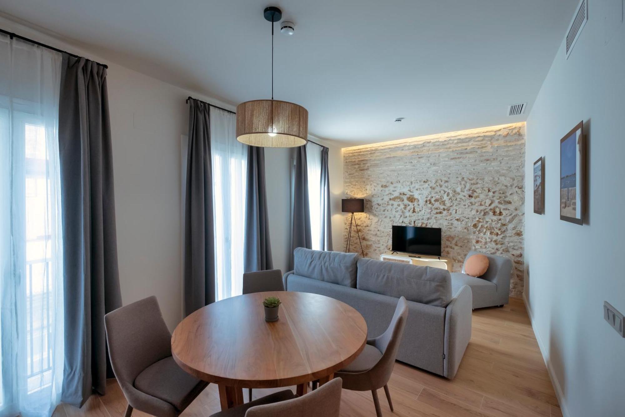 Villar Suites By Cadiz4Rentals ภายนอก รูปภาพ