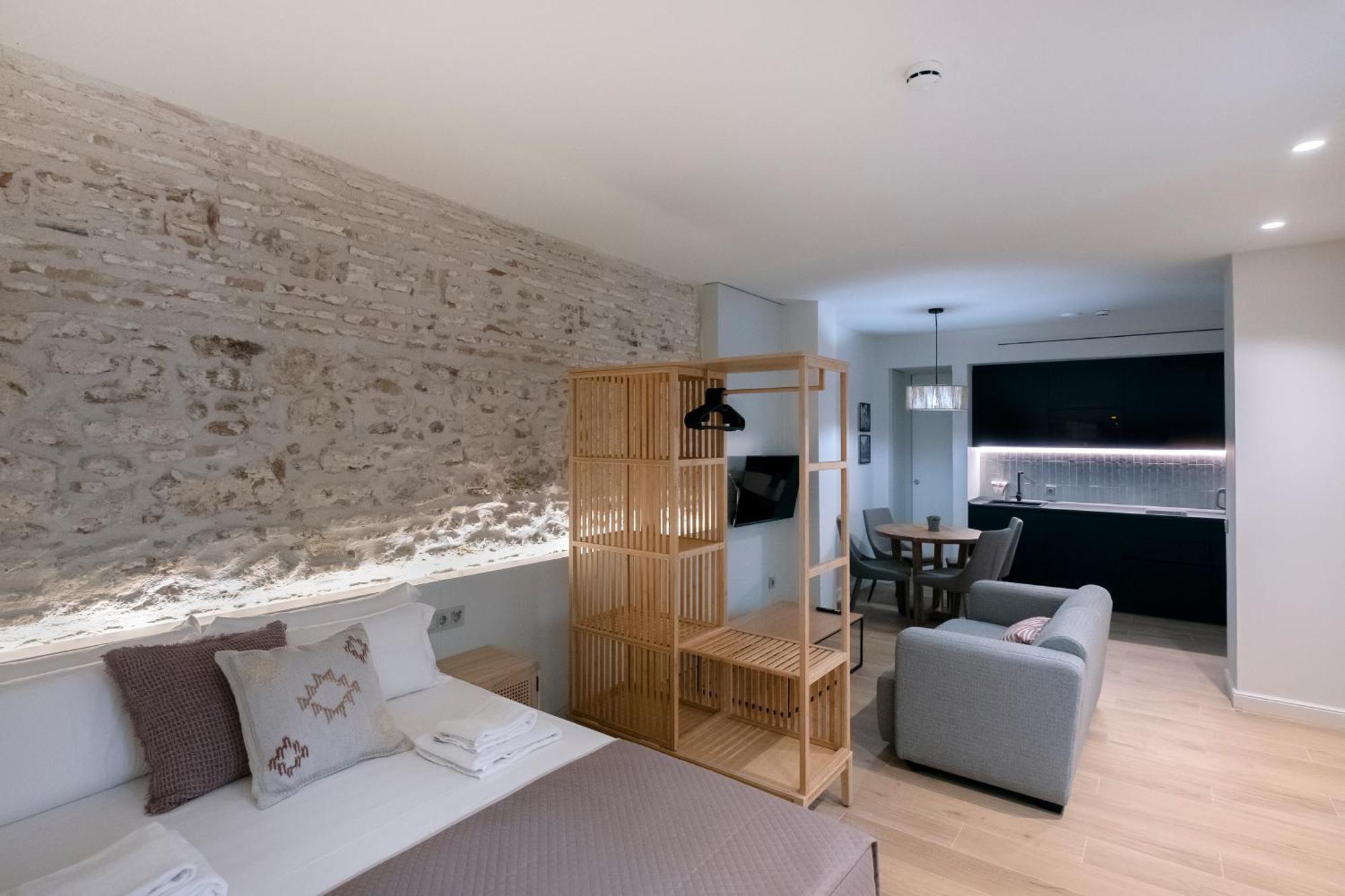 Villar Suites By Cadiz4Rentals ภายนอก รูปภาพ