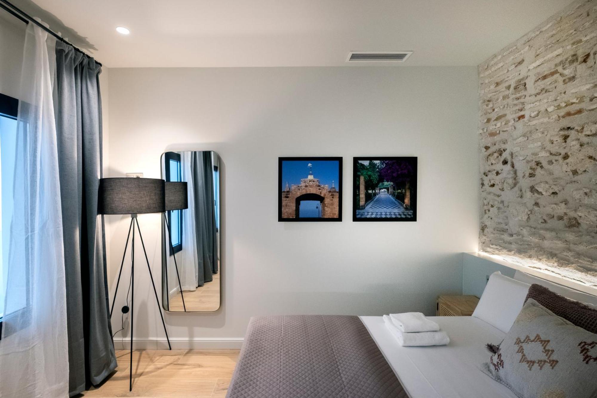Villar Suites By Cadiz4Rentals ภายนอก รูปภาพ