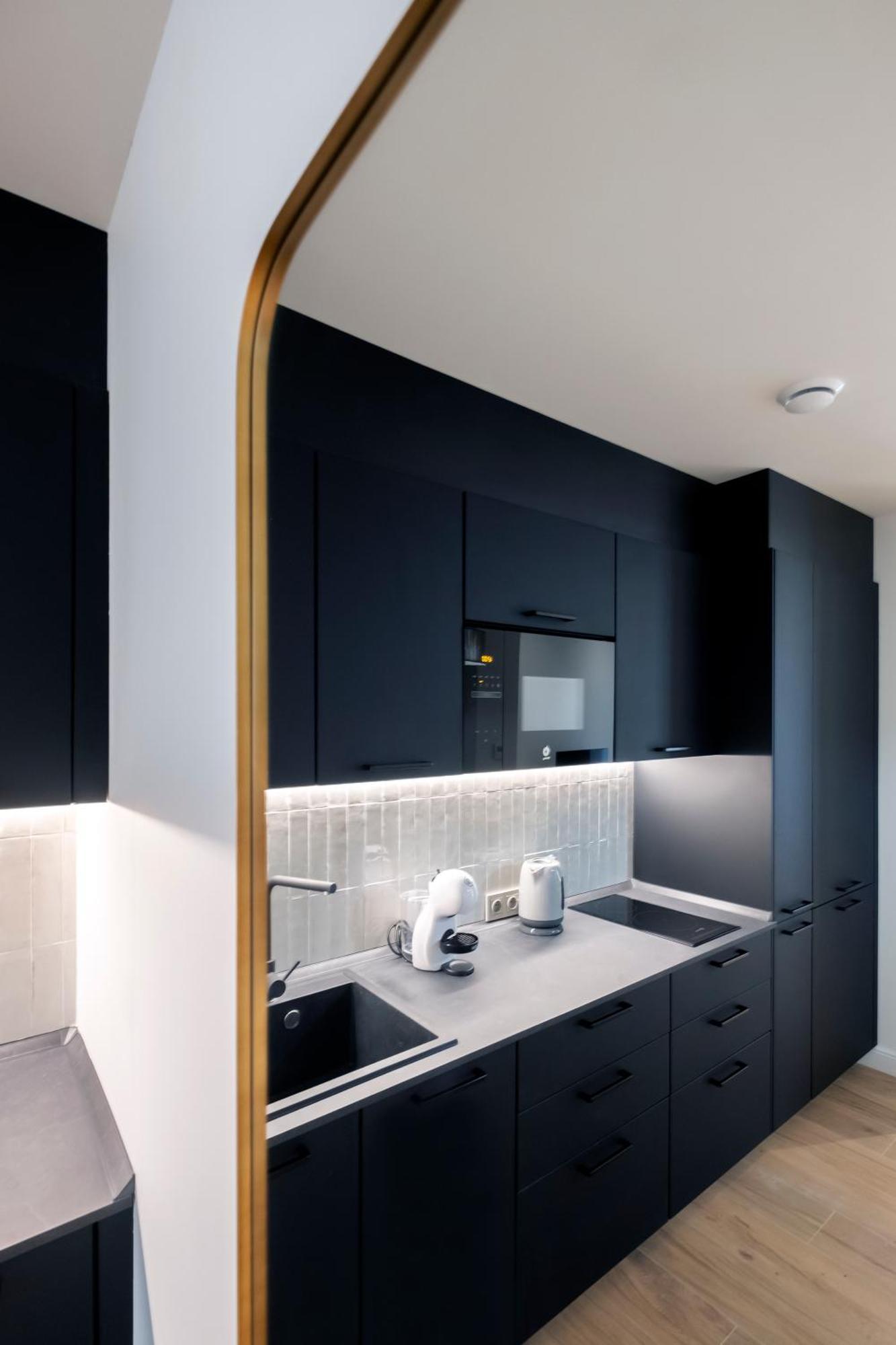 Villar Suites By Cadiz4Rentals ภายนอก รูปภาพ